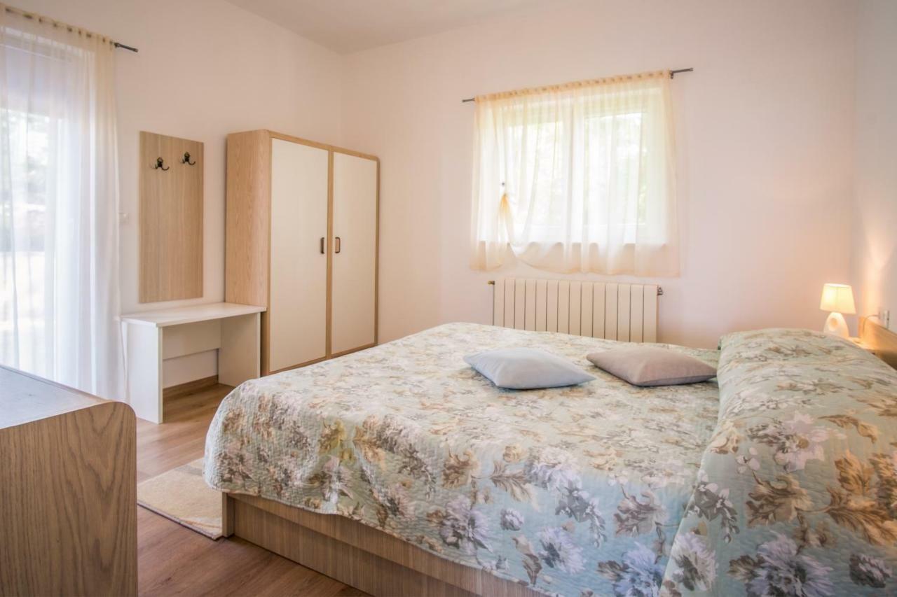 מאלינסקה Apartmani Dujmovic מראה חיצוני תמונה